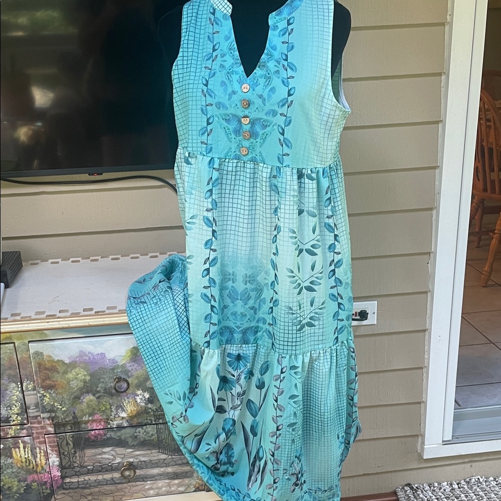 NWT Sleeveless Floral Dress
